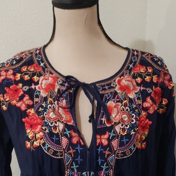 Johnny Was embroidered blouse - Picture 8 of 8